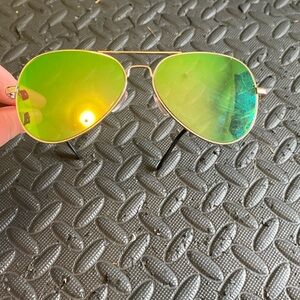 NWOT aviator sunglasses